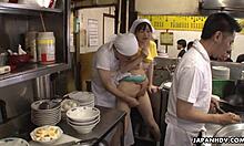 Gadis Jepang amatir Mimi Aska dijari di tempat umum