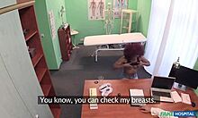 Spion cam sex med en sexet ebony patient Jasmine Webb